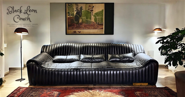 LEON 里昂 黑色系全牛皮沙發，寬幅情境視覺，慵懶包覆與立體縫線