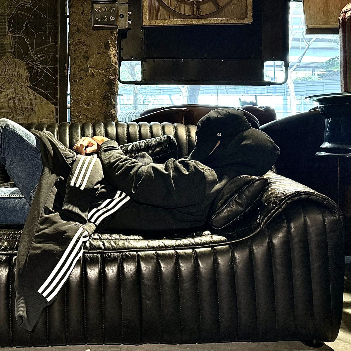 坐墊與靠枕的弧度與層次