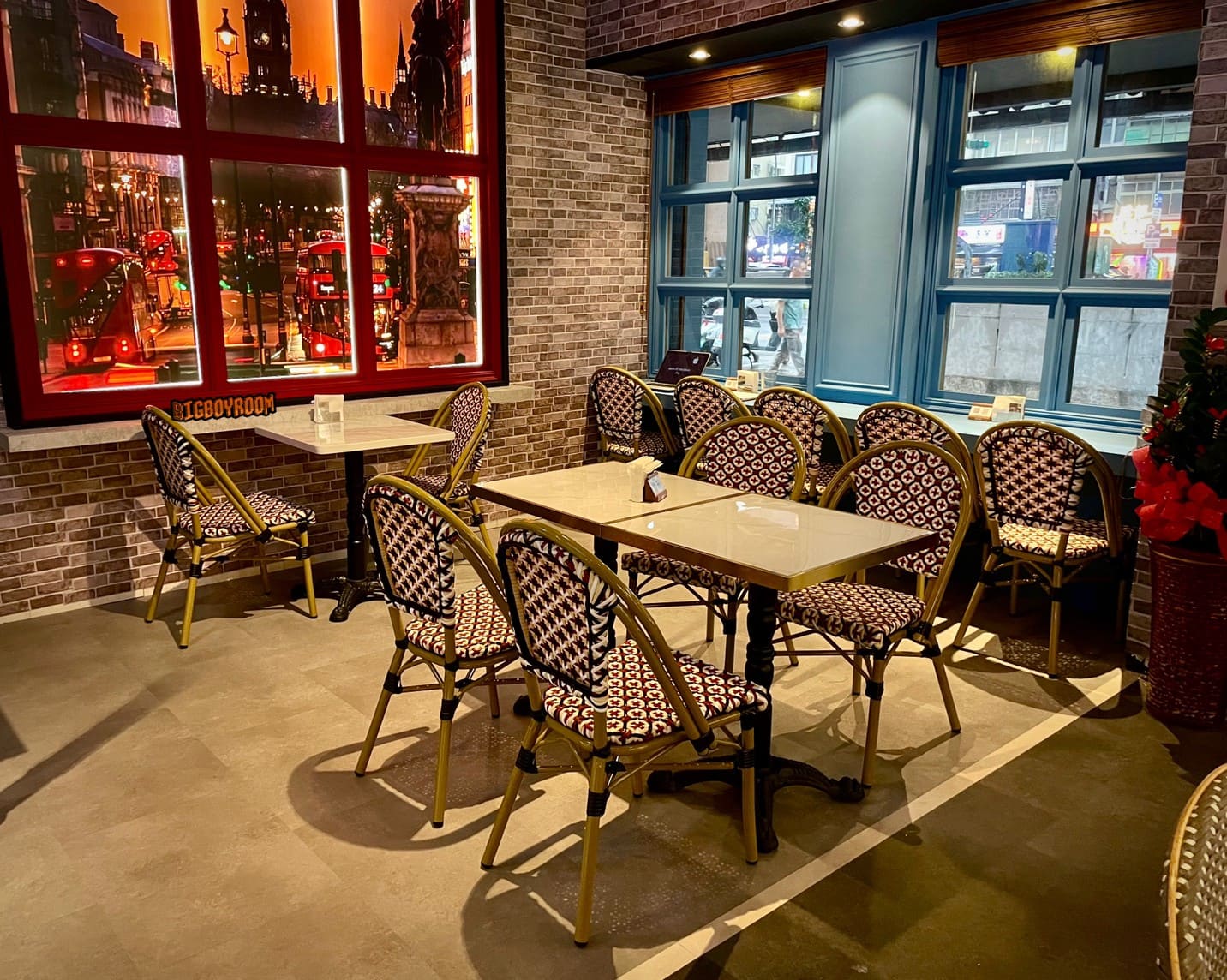 高端餐酒館白色人造大理石餐桌