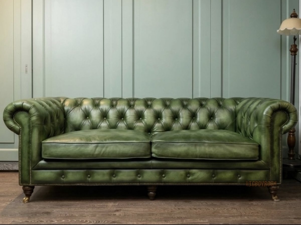 台北大安私宅配置 Chesterfield Style C 手工擦色綠色英式皮沙發，展現內斂奢華的空間留白美學